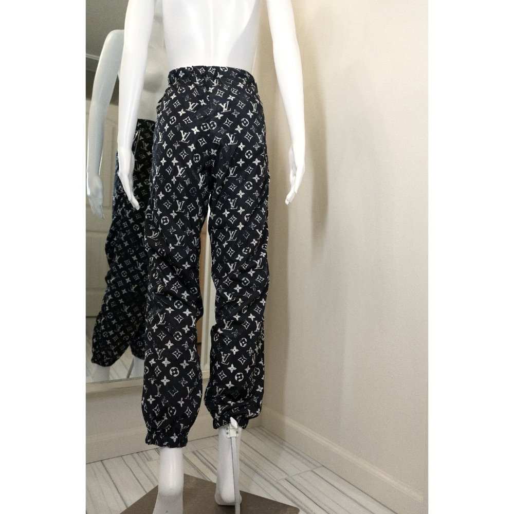 Louis Vuitton Stencil-Effect Monogram Joggers | Size US8, FR38 - Picture 15 of 16